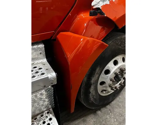 Fender Extension KENWORTH T680 Dutchers Inc   Heavy Truck Div  Ny