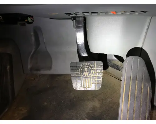 Kenworth T680 Foot Control Pedal (all floor pedals)