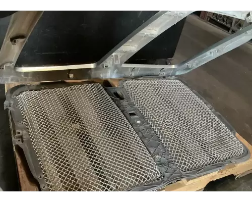 Kenworth T680 Grille