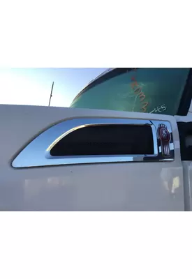 Kenworth T680 Hood Side Vent