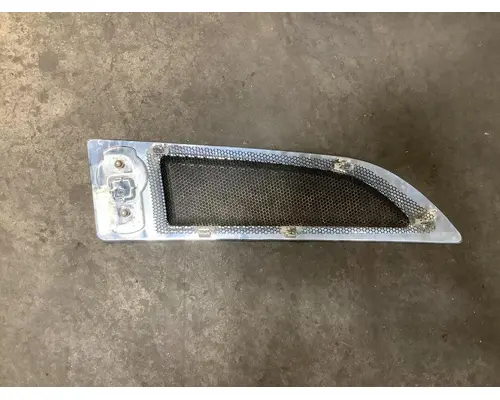 Kenworth T680 Hood Side Vent