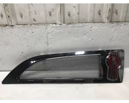 Kenworth T680 Hood Side Vent