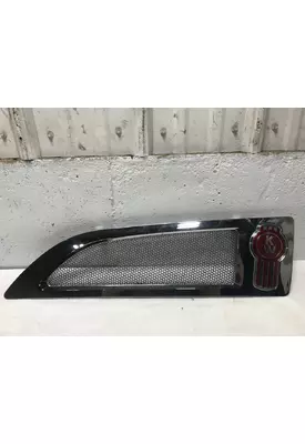 Kenworth T680 Hood Side Vent