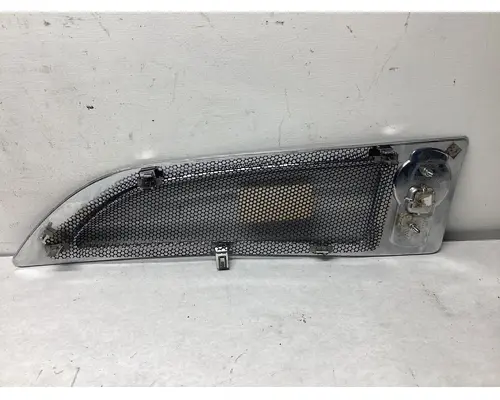 Kenworth T680 Hood Side Vent