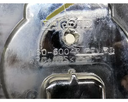 Kenworth T680 Hood Side Vent