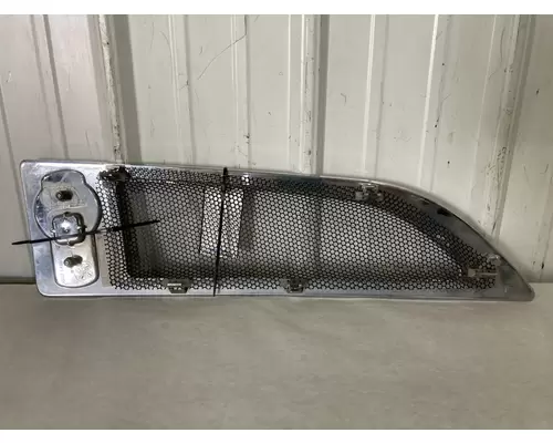 Kenworth T680 Hood Side Vent