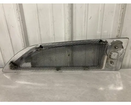 Kenworth T680 Hood Side Vent
