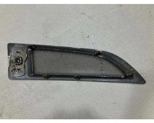 Kenworth T680 Hood Side Vent