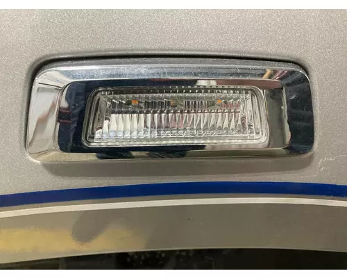 Kenworth T680 Parking Lamp Turn Signal