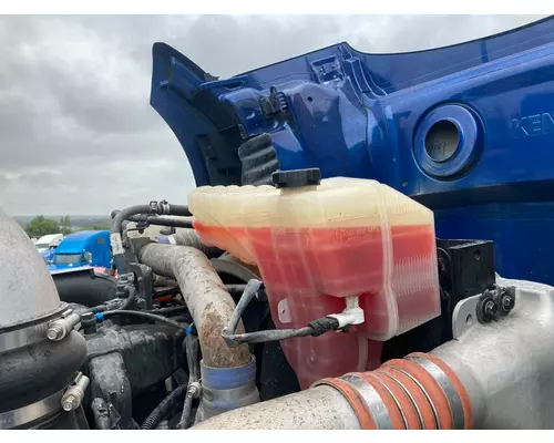 Kenworth T680 Radiator Overflow Bottle  Surge Tank