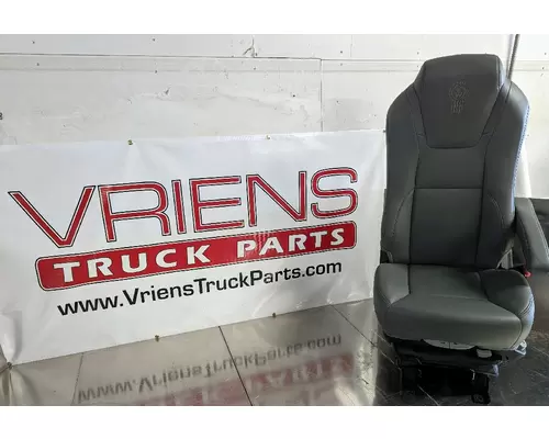 Seat, Front KENWORTH T680 Vriens Truck Parts