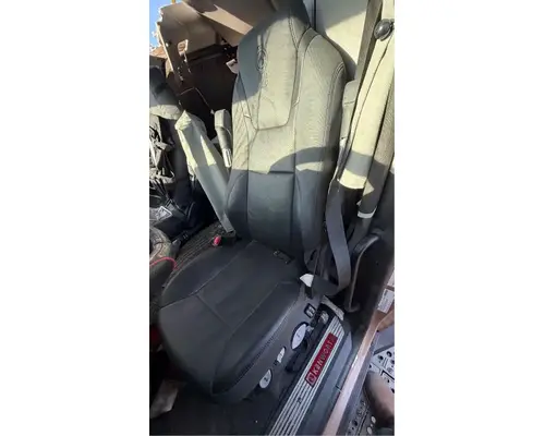 Kenworth T680 Seat, Front