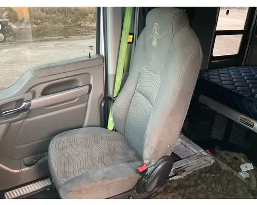 Kenworth T680 Seat (non-Suspension)