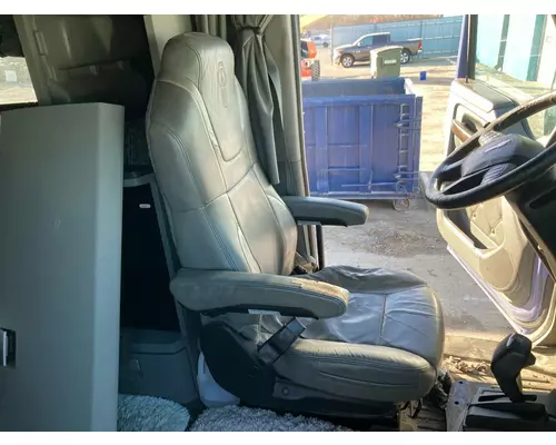 Kenworth T680 Seat (non-Suspension)