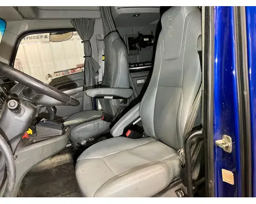Kenworth T680 Seat (non-Suspension)
