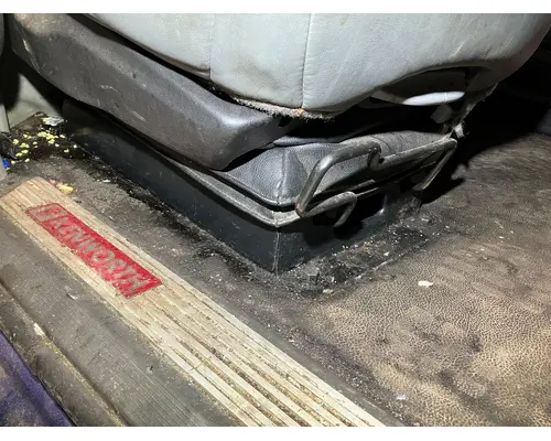 Kenworth T680 Seat (non-Suspension)