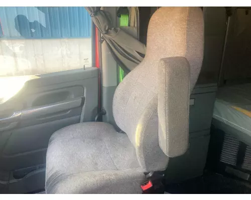 Kenworth T680 Seat (non-Suspension)