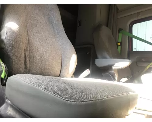 Kenworth T680 Seat (non-Suspension)