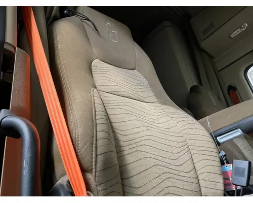 Kenworth T680 Seat (non-Suspension)
