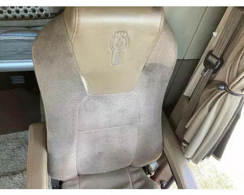 Kenworth T680 Seat (non-Suspension)