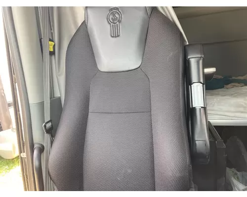 Kenworth T680 Seat (non-Suspension)