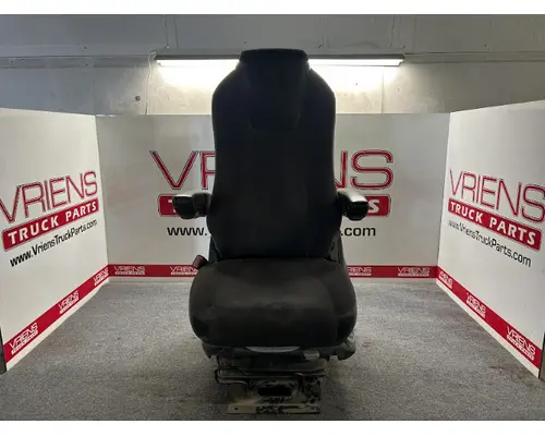 Seat, Front KENWORTH T680 Vriens Truck Parts