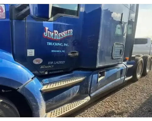 Kenworth T680 Side Fairing