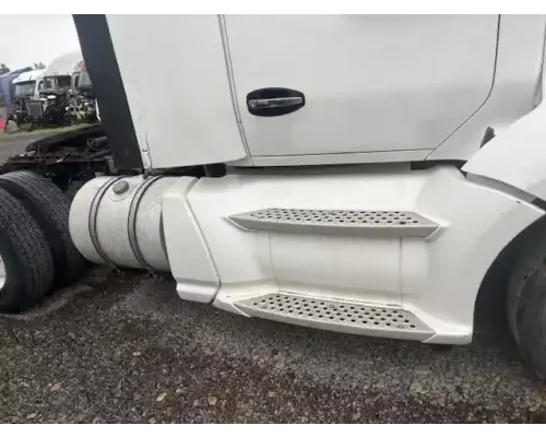 Kenworth T680 Side Fairing