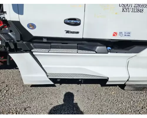 Kenworth T680 Side Fairing