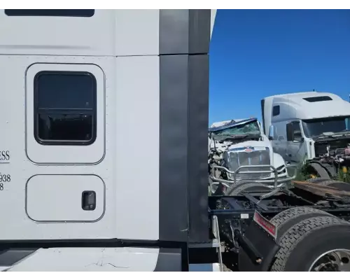 Kenworth T680 Side Fairing