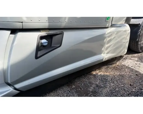 Kenworth T680 Side Fairing