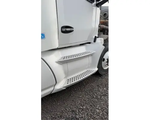Kenworth T680 Side Fairing