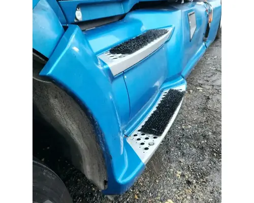 Kenworth T680 Side Fairing