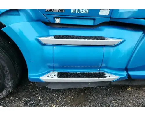 Kenworth T680 Side Fairing