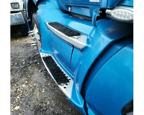 Kenworth T680 Side Fairing