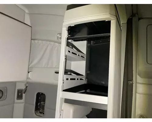 Kenworth T680 Sleeper Cabinets