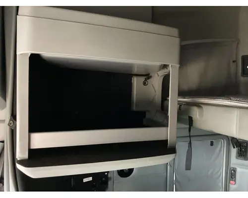 Kenworth T680 Sleeper Cabinets