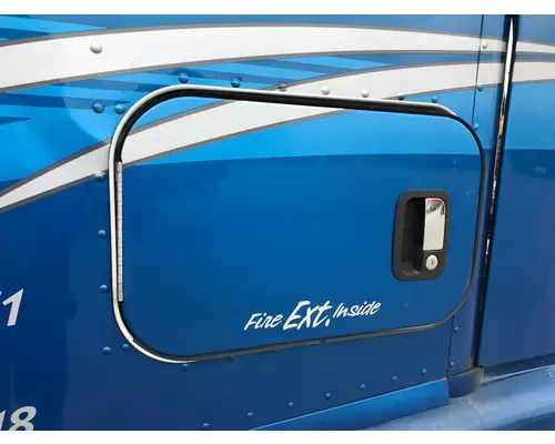 Kenworth T680 Sleeper Door