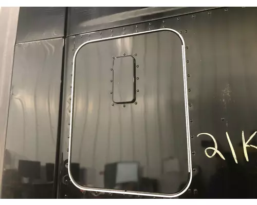Kenworth T680 Sleeper Door