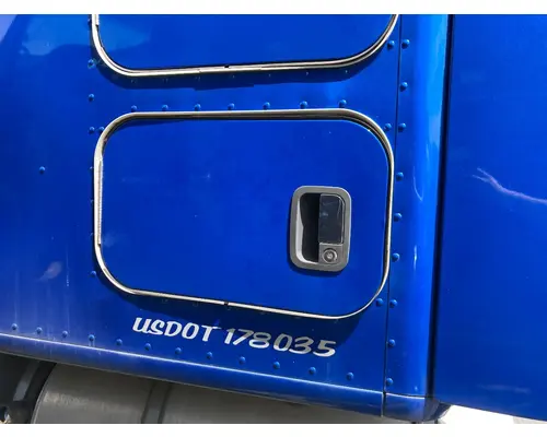 Kenworth T680 Sleeper Door