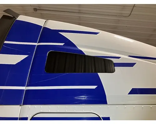 Kenworth T680 Sleeper Window