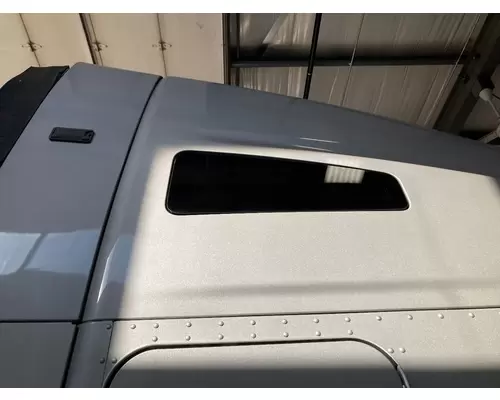 Kenworth T680 Sleeper Window