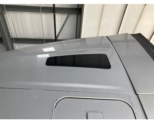 Kenworth T680 Sleeper Window