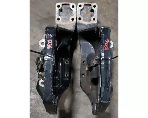 Spring Hanger KENWORTH T680 High Mountain Horsepower
