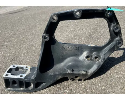 Spring Hanger KENWORTH T680 High Mountain Horsepower