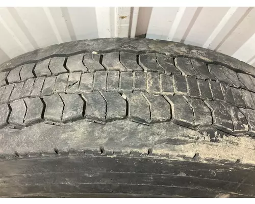 Kenworth T680 Tires