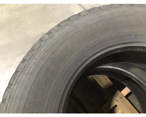 Kenworth T680 Tires