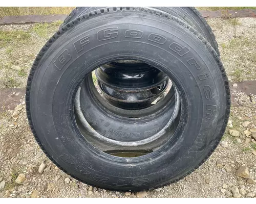 Kenworth T680 Tires