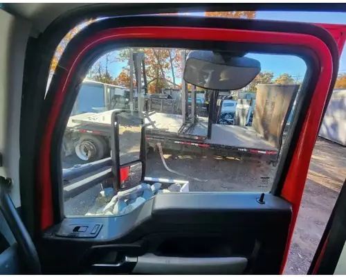 Kenworth T680 Windshield Glass