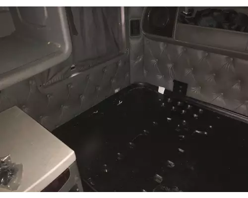 Kenworth T700 Cab Assembly